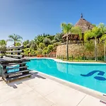 דירה Vivi Homes - Boho Sunrise Alminar Pool, Garden & Terrace