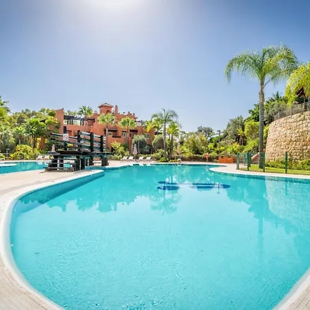 Vivi Homes - Boho Sunrise Alminar Pool, Garden & Terrace アパート *