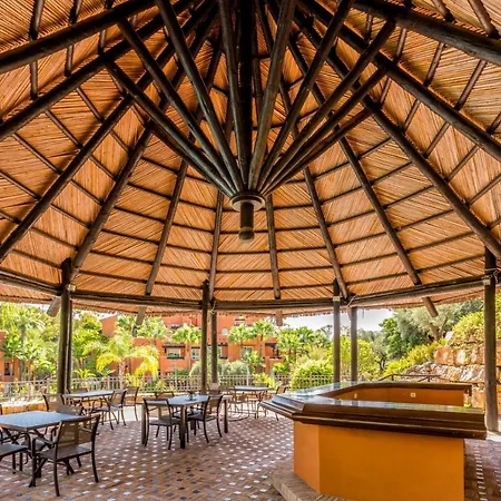 アパート Vivi Homes - Boho Sunrise Alminar Pool, Garden & Terrace