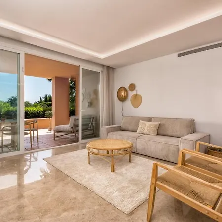 Vivi Homes - Boho Sunrise Alminar Pool, Garden & Terrace Apartment