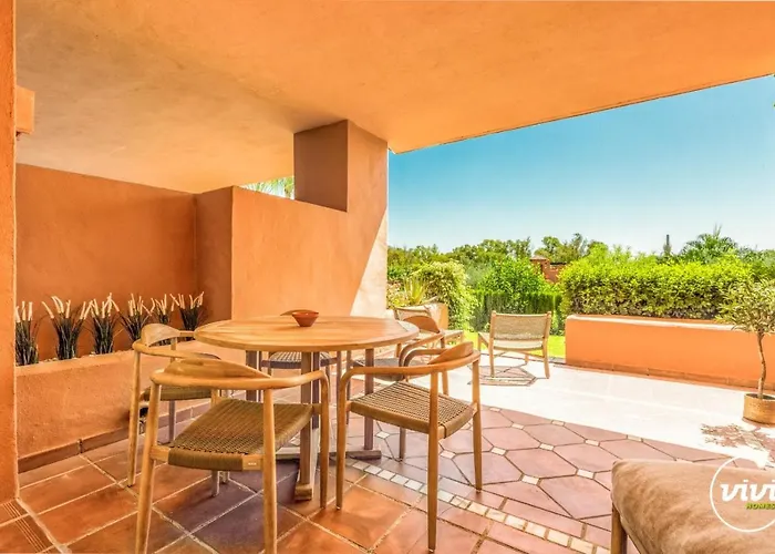 Vivi Homes - Boho Sunrise Alminar Pool, Garden & Terrace Lejlighed Marbella