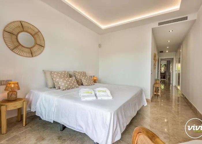 Vivi Homes - Boho Sunrise Alminar Pool, Garden & Terrace