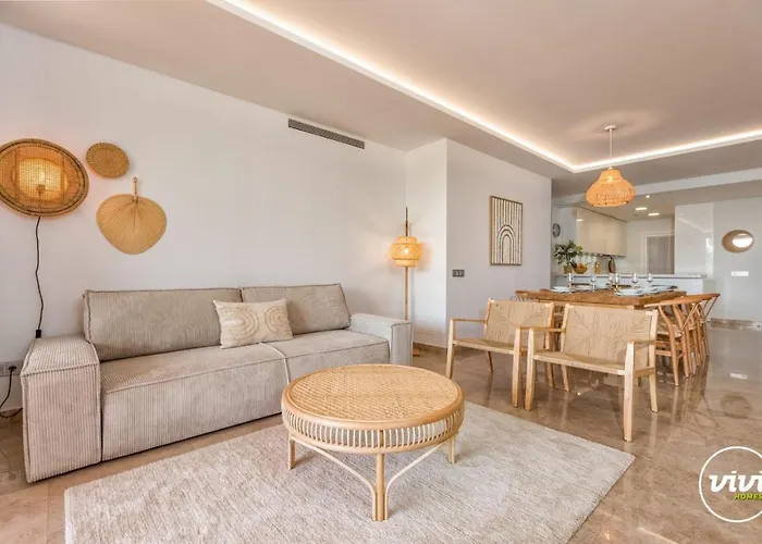 Vivi Homes - Boho Sunrise Alminar Pool, Garden & Terrace *