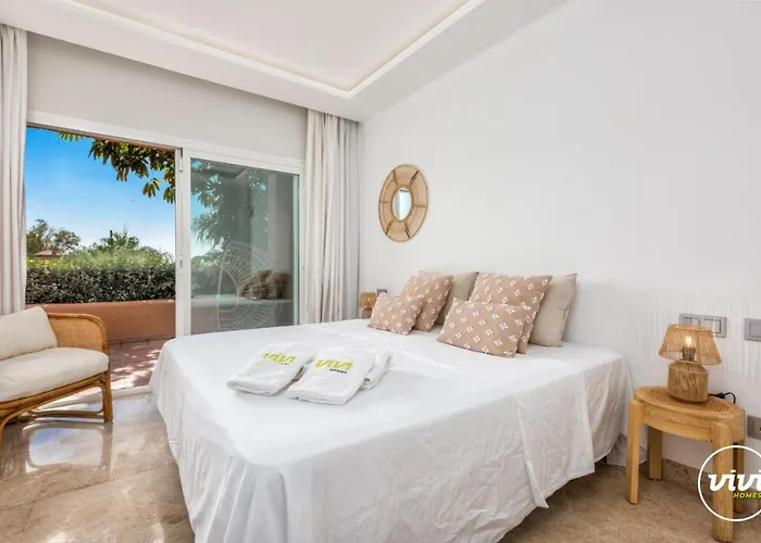 아파트 Vivi Homes - Boho Sunrise Alminar Pool, Garden & Terrace 마르베야