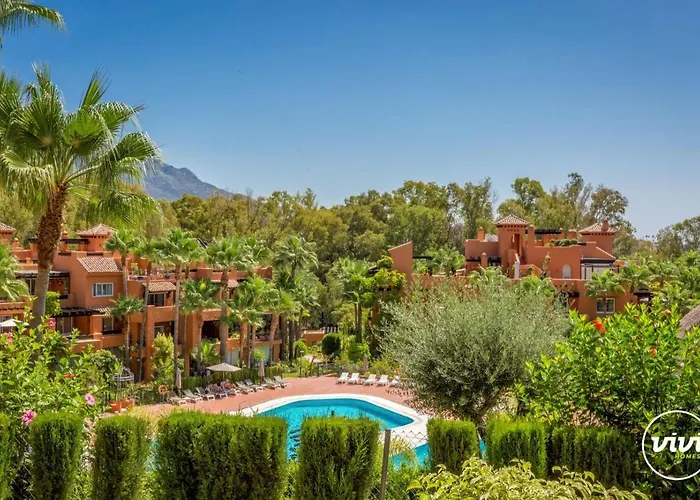 Vivi Homes - Boho Sunrise Alminar Pool, Garden & Terrace Марбелья