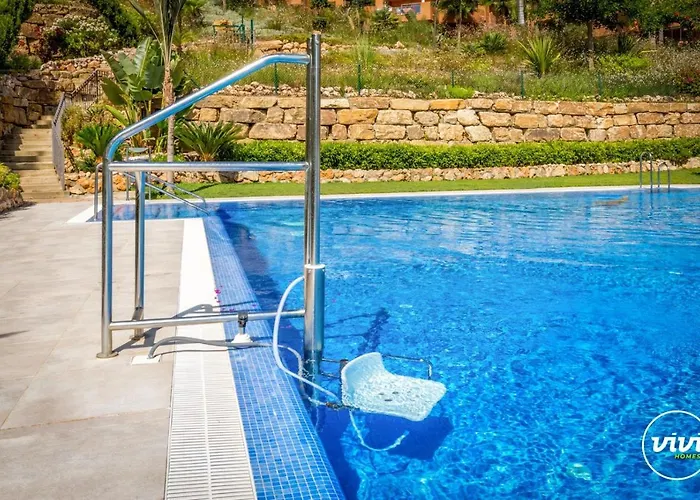 Vivi Homes - Boho Sunrise Alminar Pool, Garden & Terrace