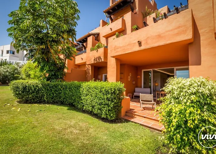 Vivi Homes - Boho Sunrise Alminar Pool, Garden & Terrace Марбелья