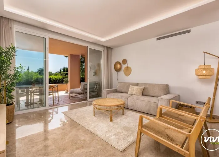 Vivi Homes - Boho Sunrise Alminar Pool, Garden & Terrace 아파트
