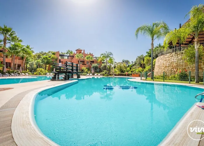 Vivi Homes - Boho Sunrise Alminar Pool, Garden & Terrace 아파트 *