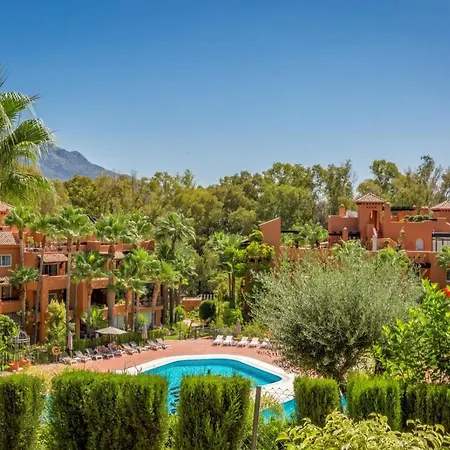 Vivi Homes - Boho Sunrise Alminar Pool, Garden & Terrace מארבלה