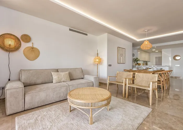 Vivi Homes - Boho Sunrise Alminar Pool, Garden & Terrace דירה מארבלה